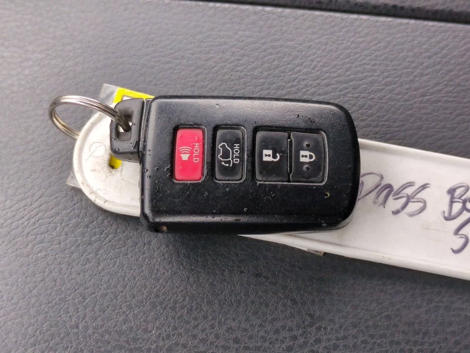 Thumbnail: 2015 Toyota Highlander - 35