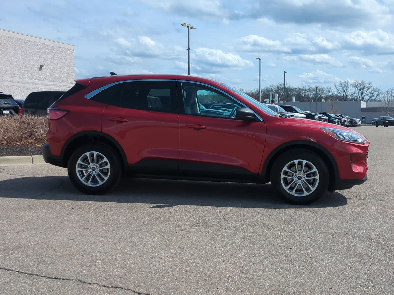 Thumbnail: 2022 Ford Escape - 9