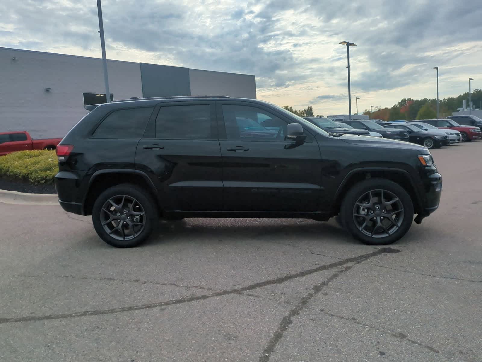 Thumbnail: 2021 Jeep Grand Cherokee - 9