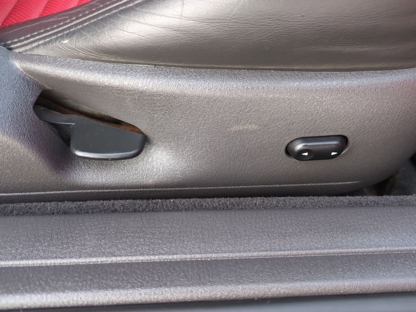 Thumbnail: 2002 Ford Thunderbird - 18