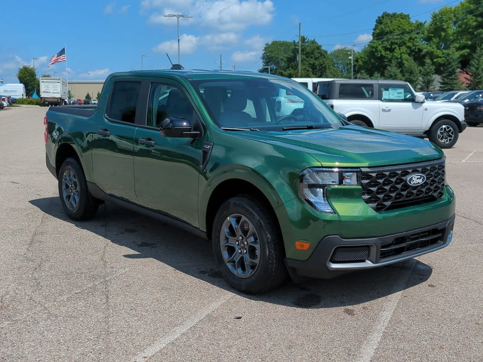 2025 Ford Maverick XLT photo 2
