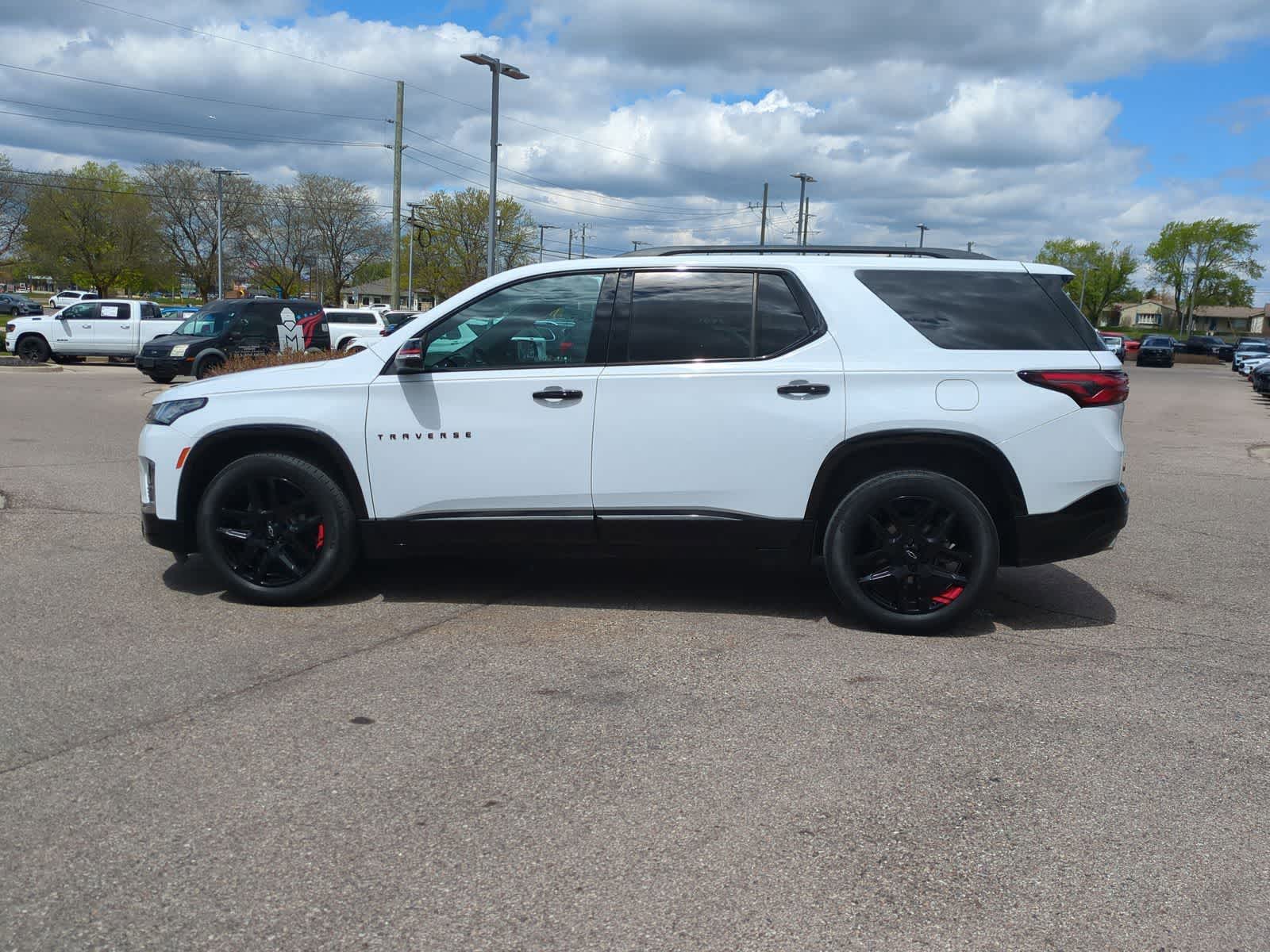 Thumbnail: 2023 Chevrolet Traverse - 5