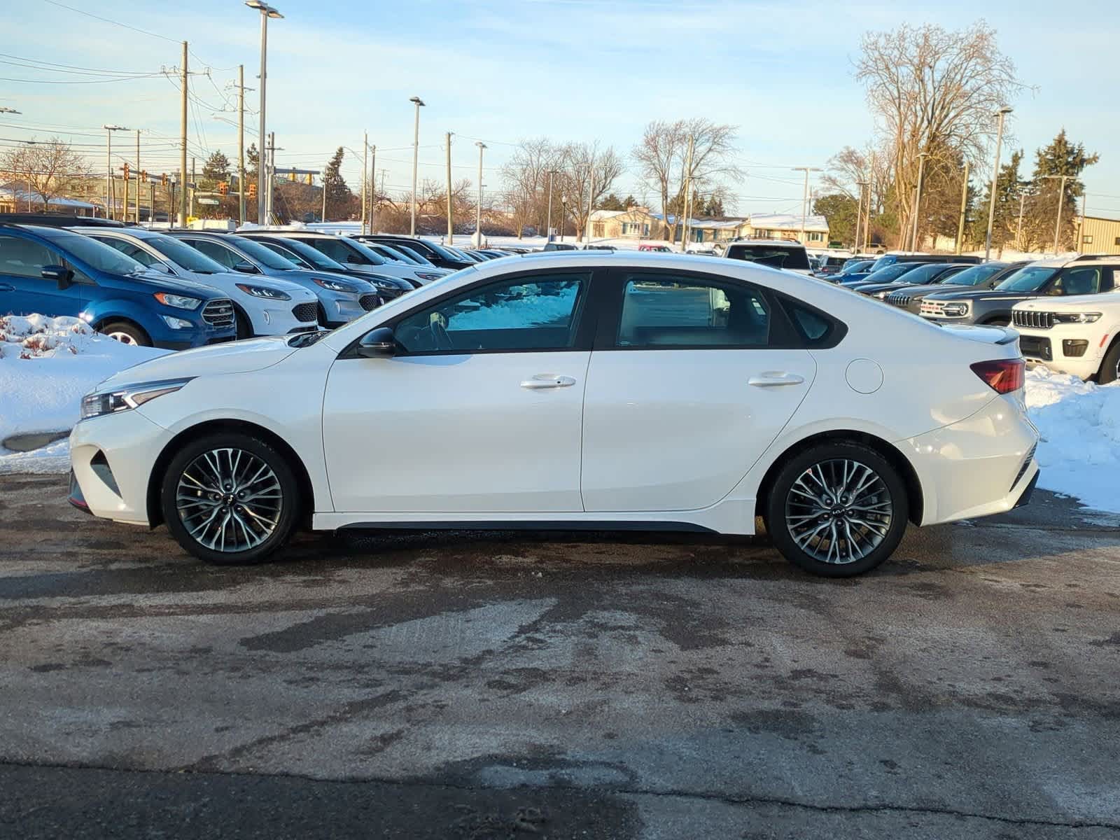 Thumbnail: 2023 Kia Forte - 5