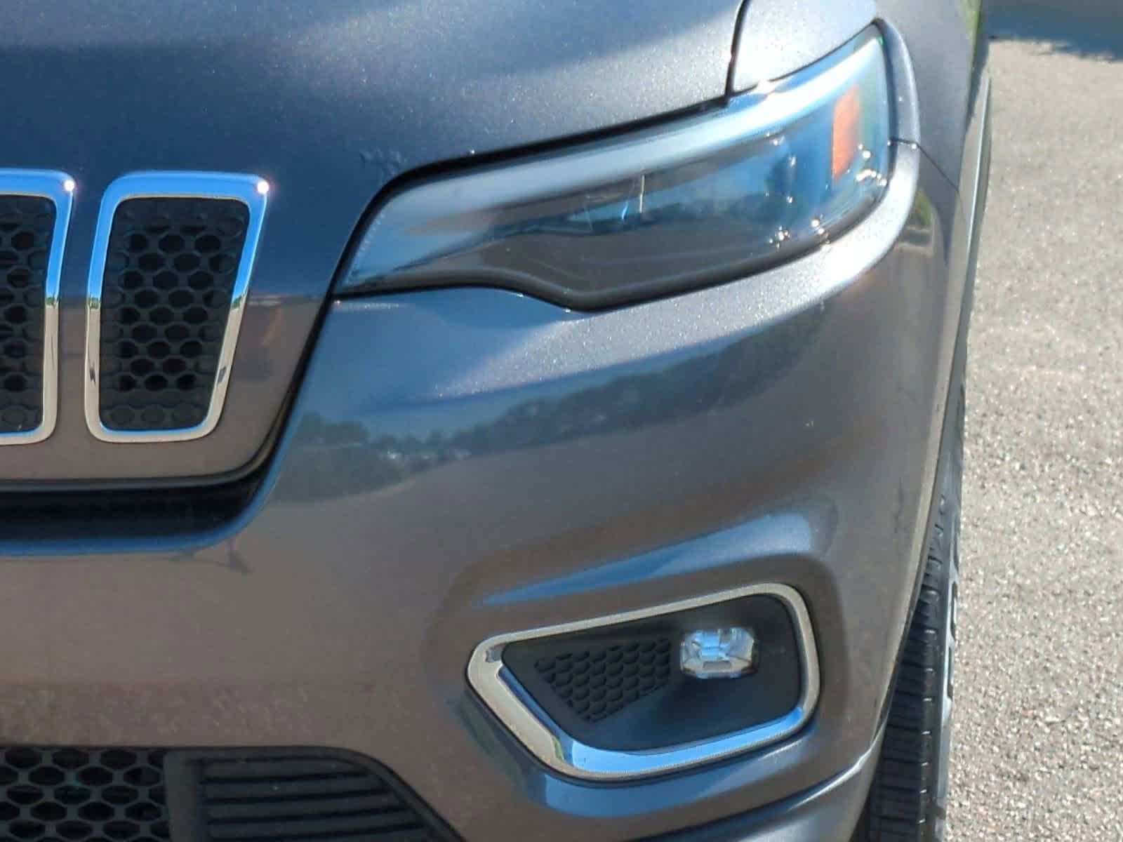 Thumbnail: 2019 Jeep Cherokee - 11