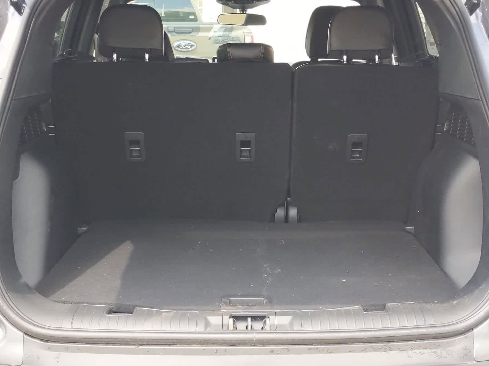 2025 Ford Escape ST-Line 33