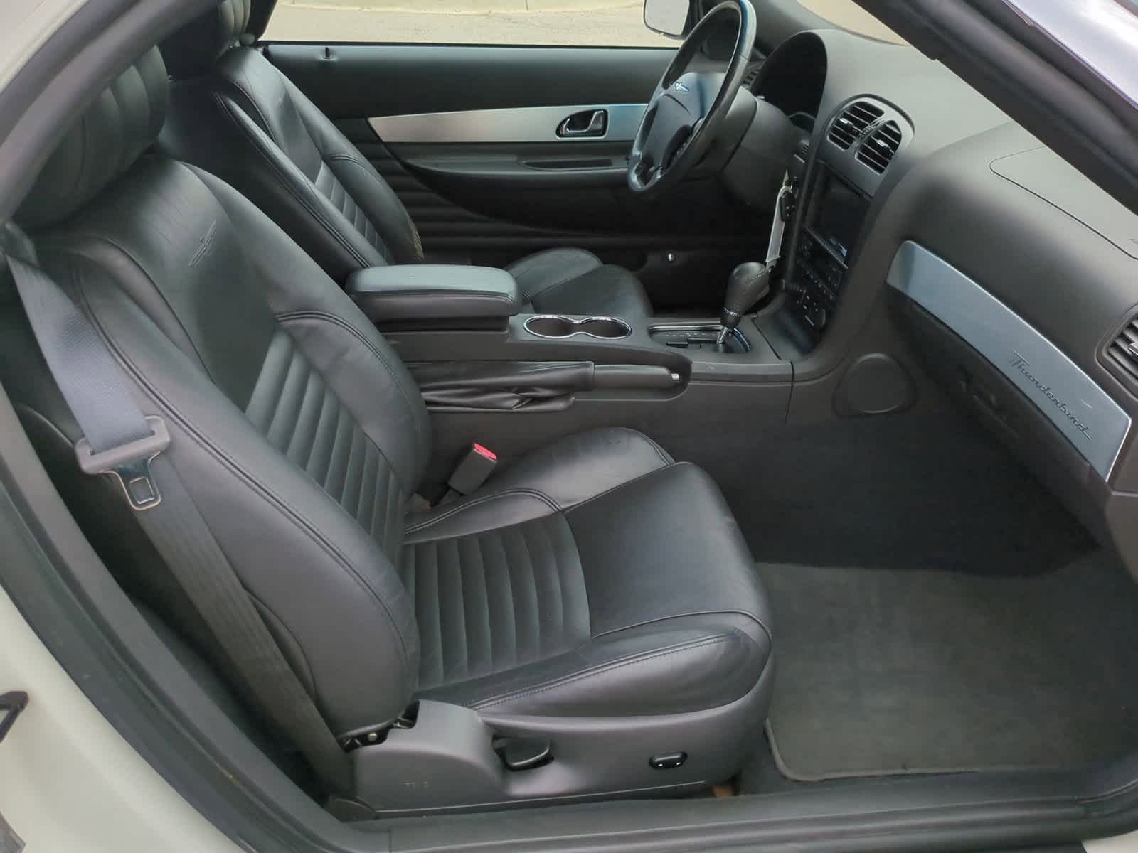 Thumbnail: 2002 Ford Thunderbird - 18