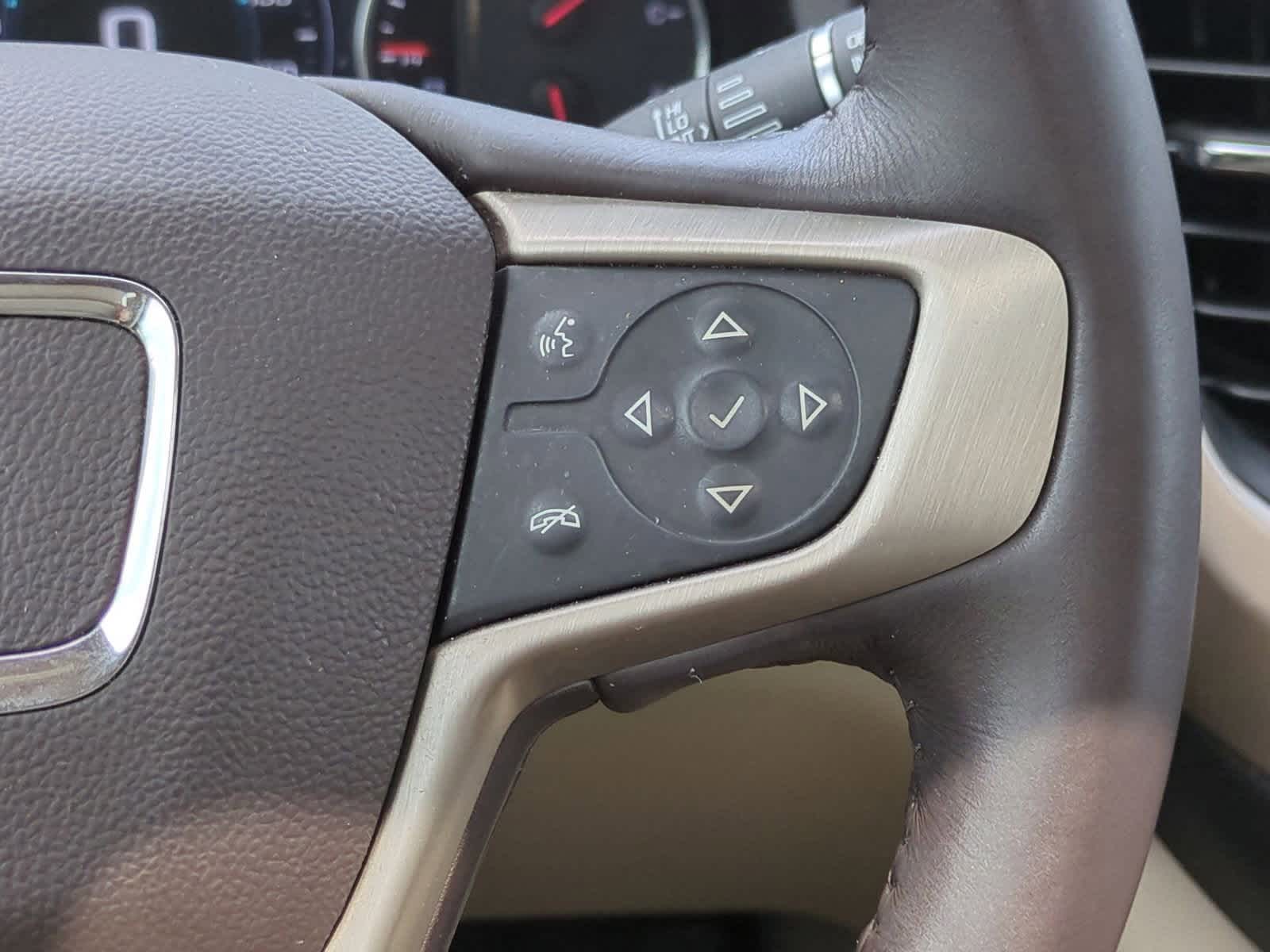 Thumbnail: 2017 GMC Acadia - 26
