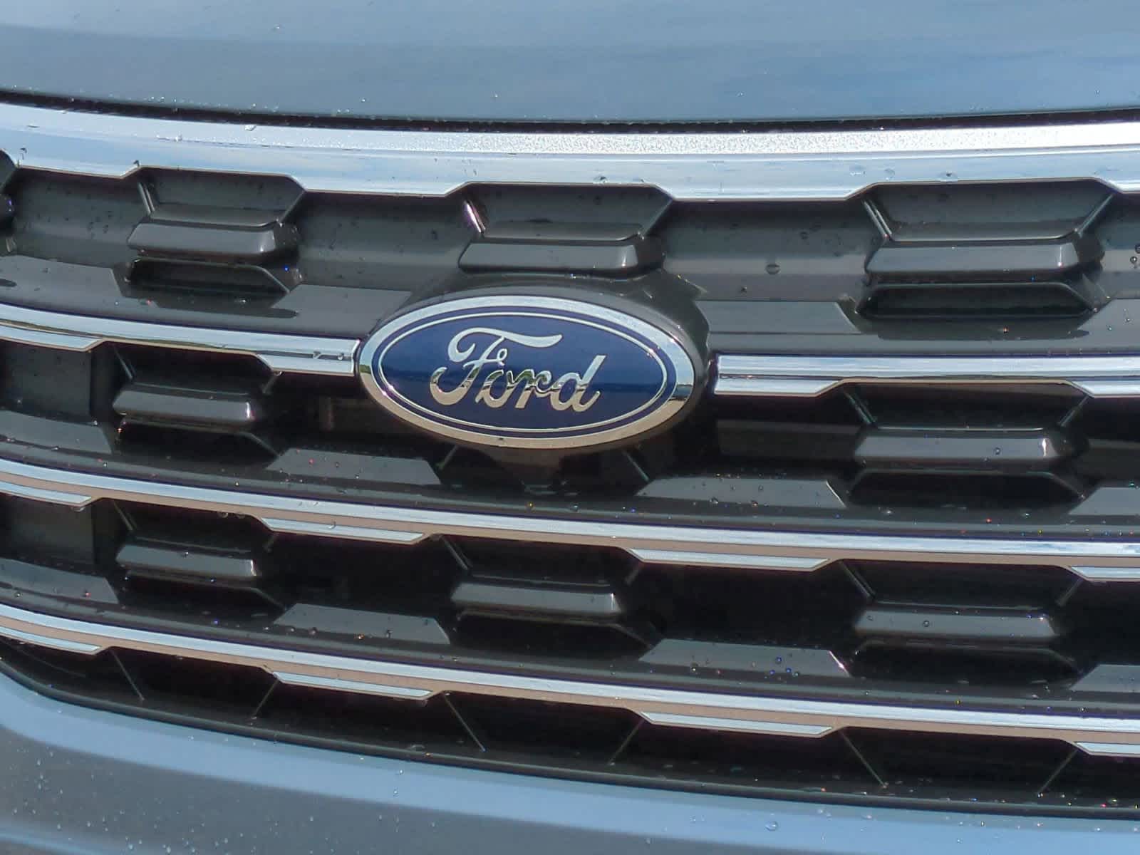 2025 Ford Explorer Active 12