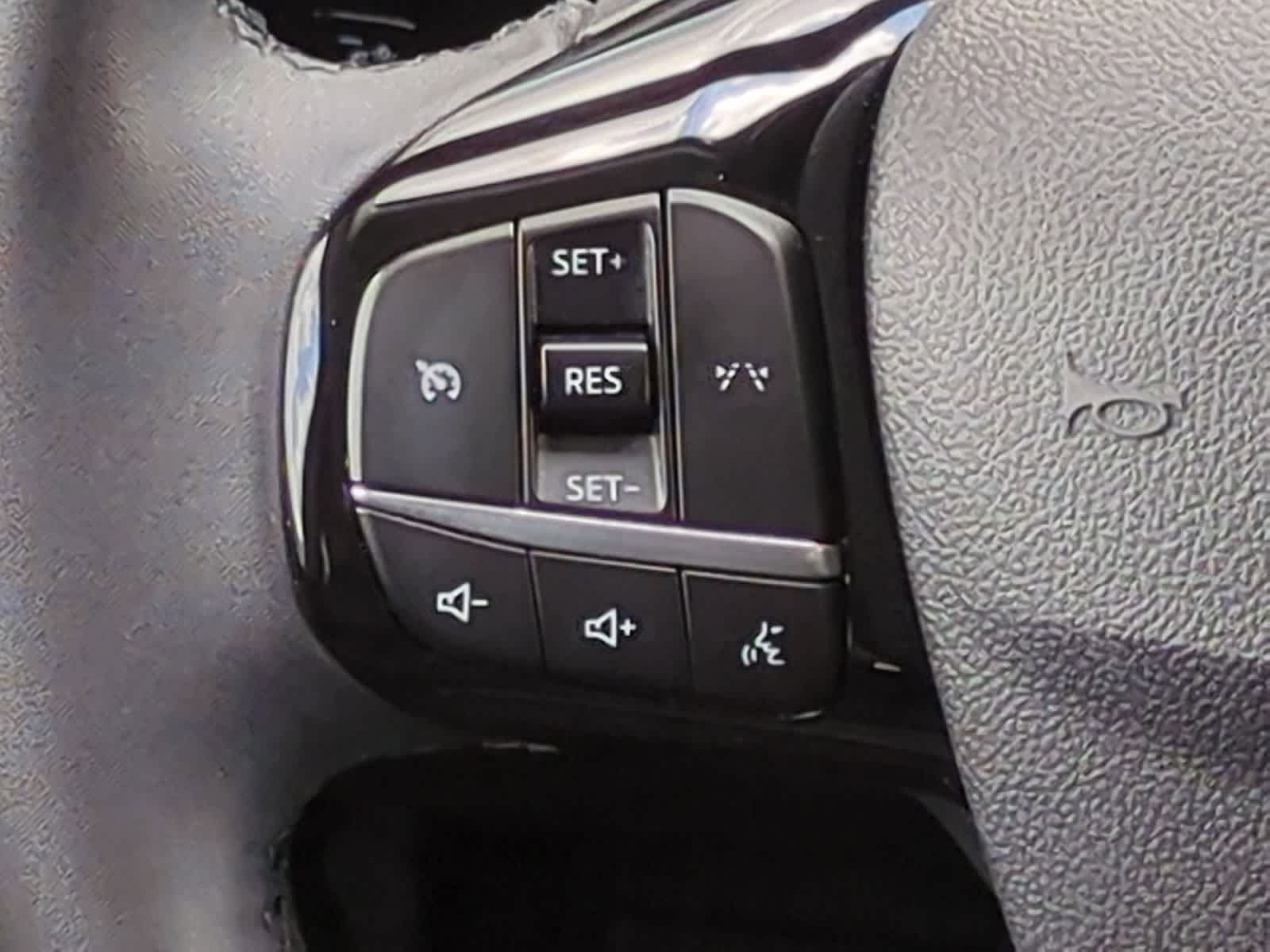 Thumbnail: 2023 Ford Escape - 23