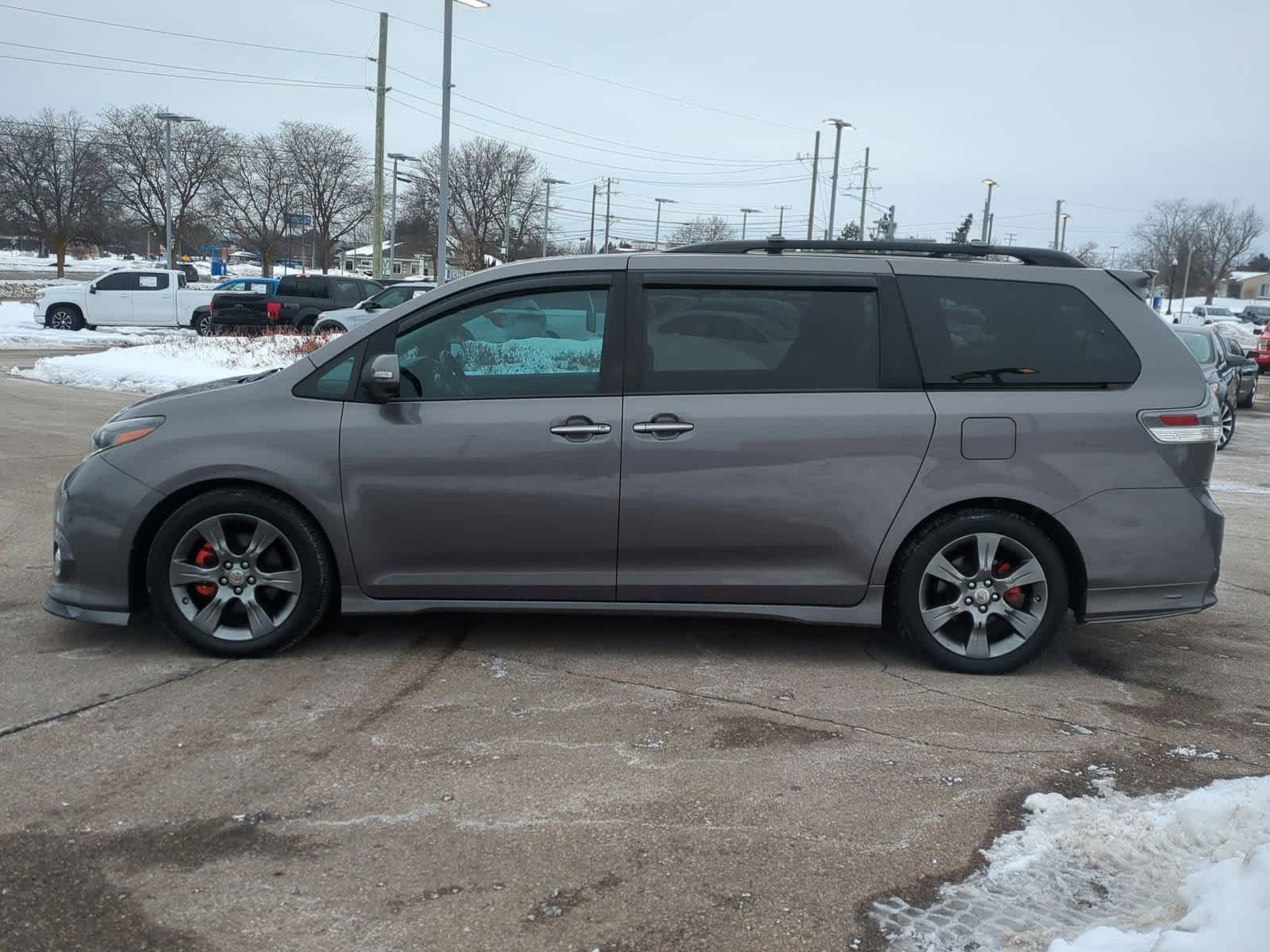Thumbnail: 2015 Toyota Sienna - 5