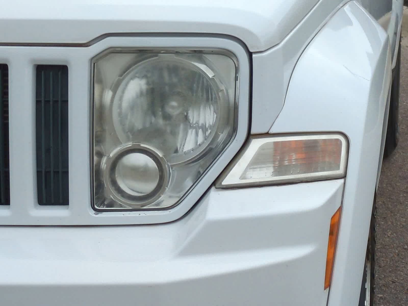 Thumbnail: 2011 Jeep Liberty - 11