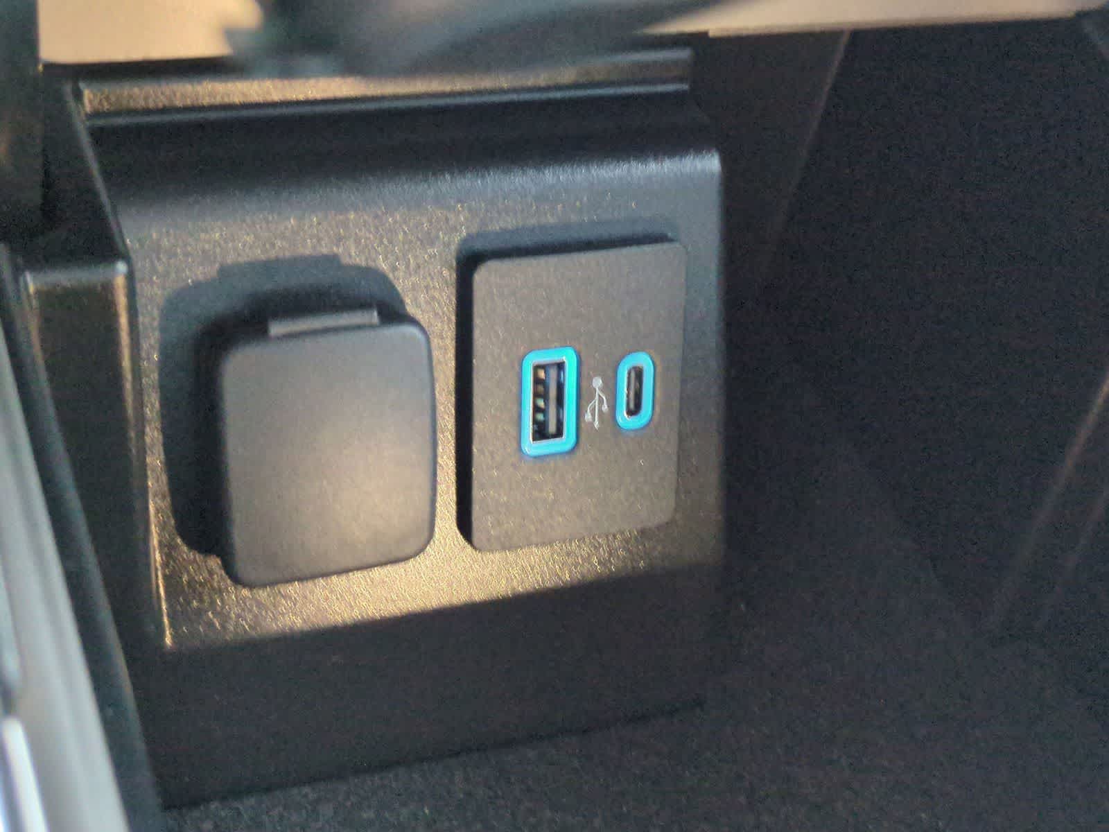 Thumbnail: 2023 Ford Explorer - 30