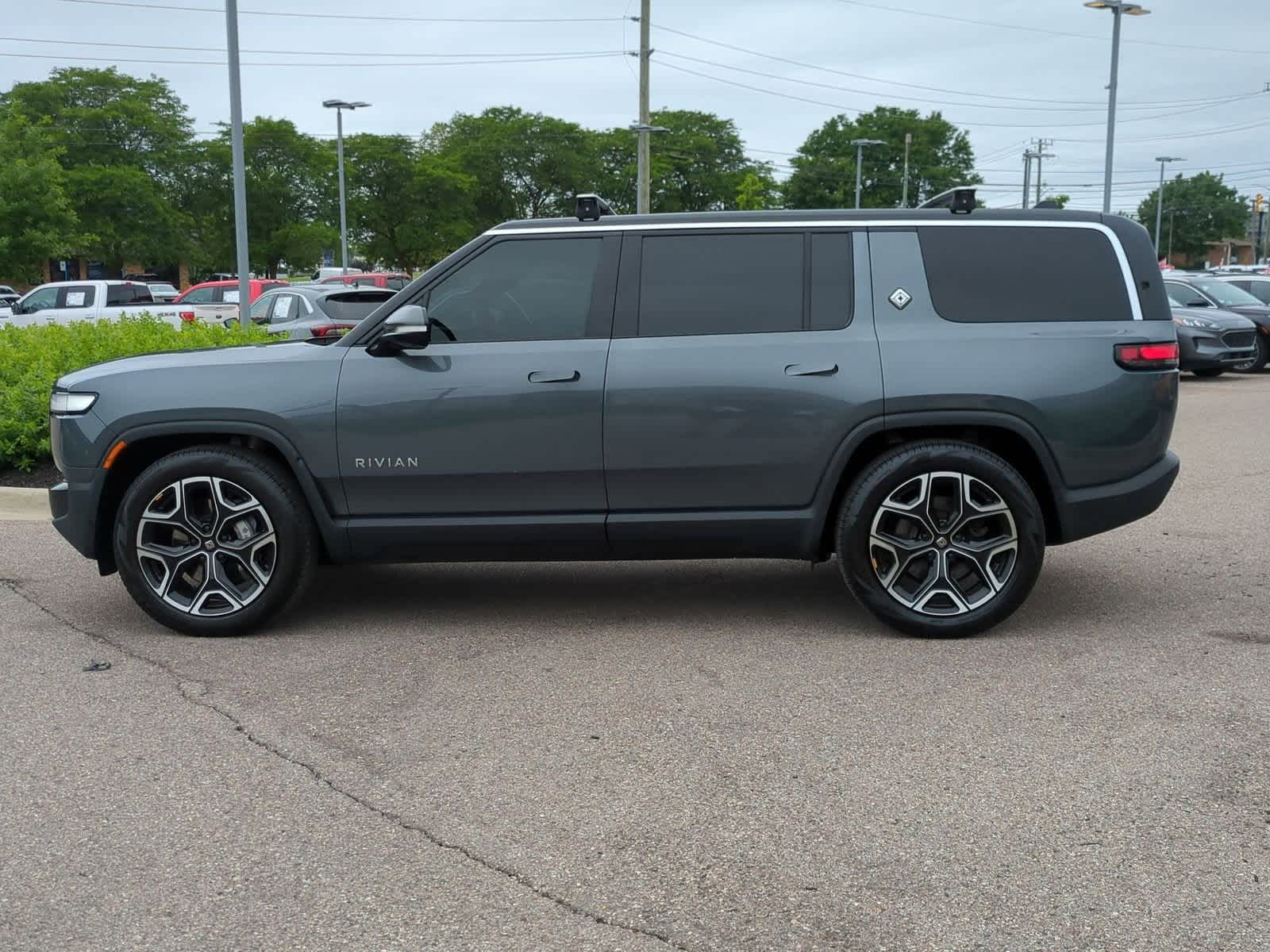 Thumbnail: 2024 Rivian R1S - 5