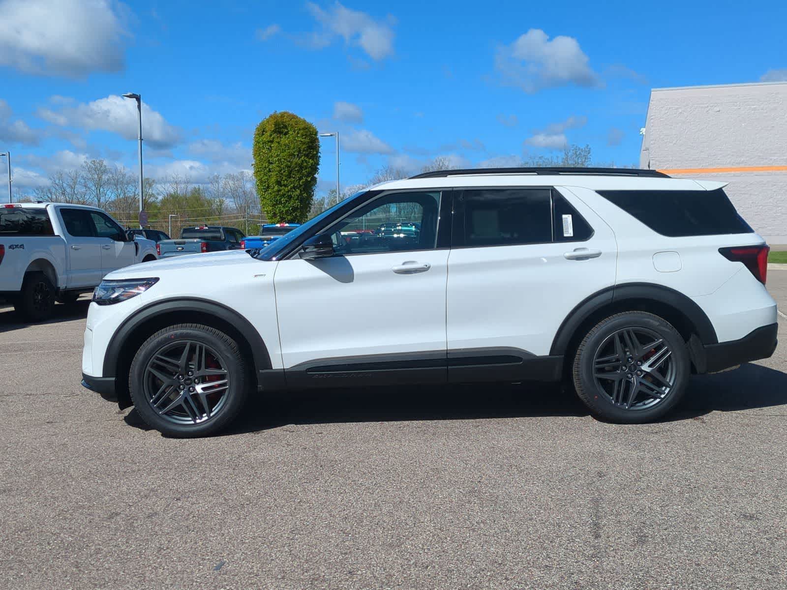 Thumbnail: 2026 Ford Explorer - 5