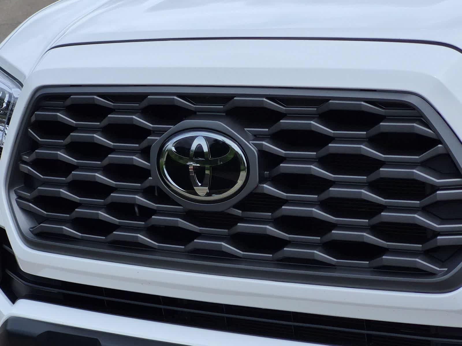 Thumbnail: 2023 Toyota Tacoma - 12