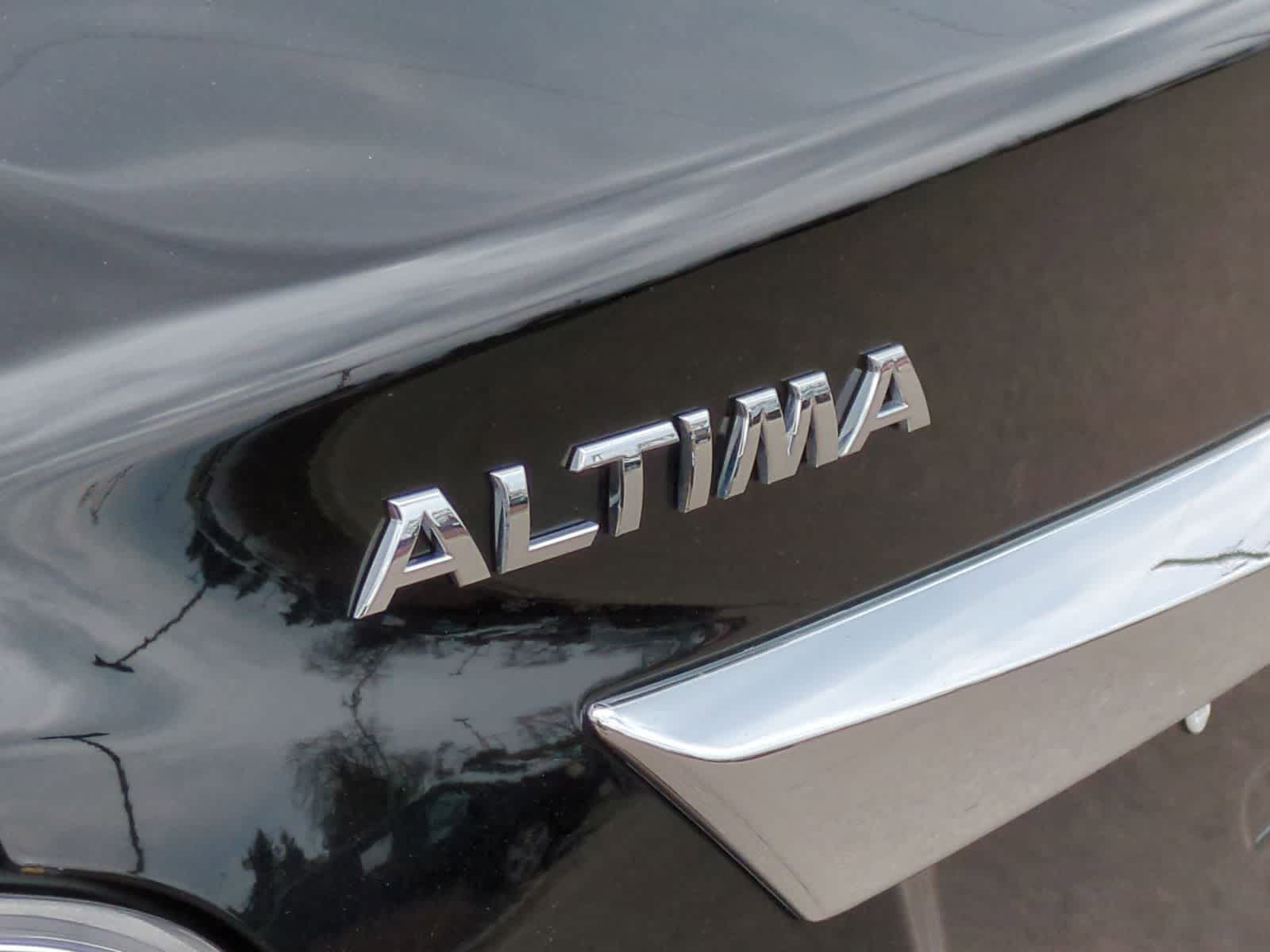 Thumbnail: 2015 Nissan Altima - 13