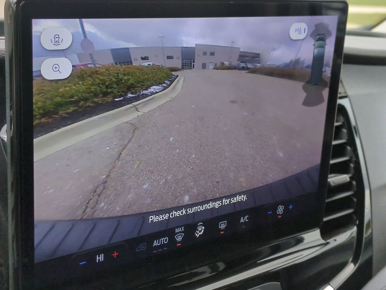 Thumbnail: 2023 Ford Transit Series - 32