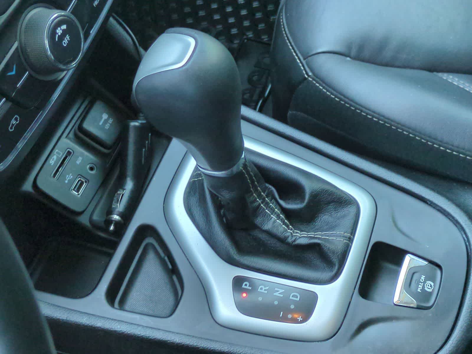 Thumbnail: 2018 Jeep Cherokee - 31