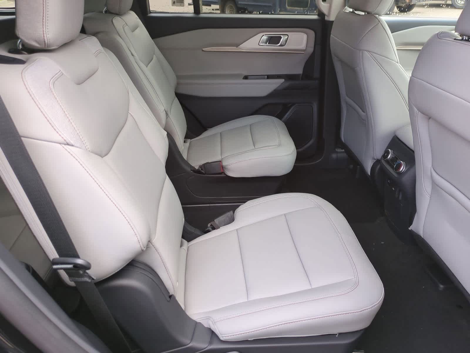 Thumbnail: 2025 Ford Explorer - 20