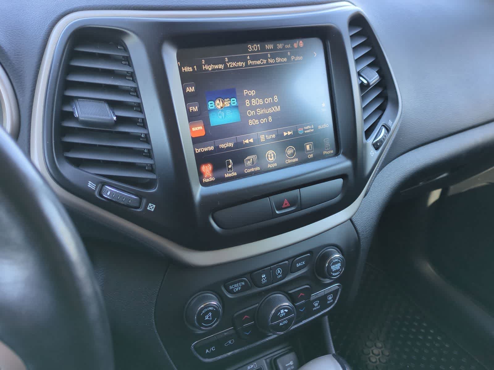 Thumbnail: 2016 Jeep Cherokee - 27