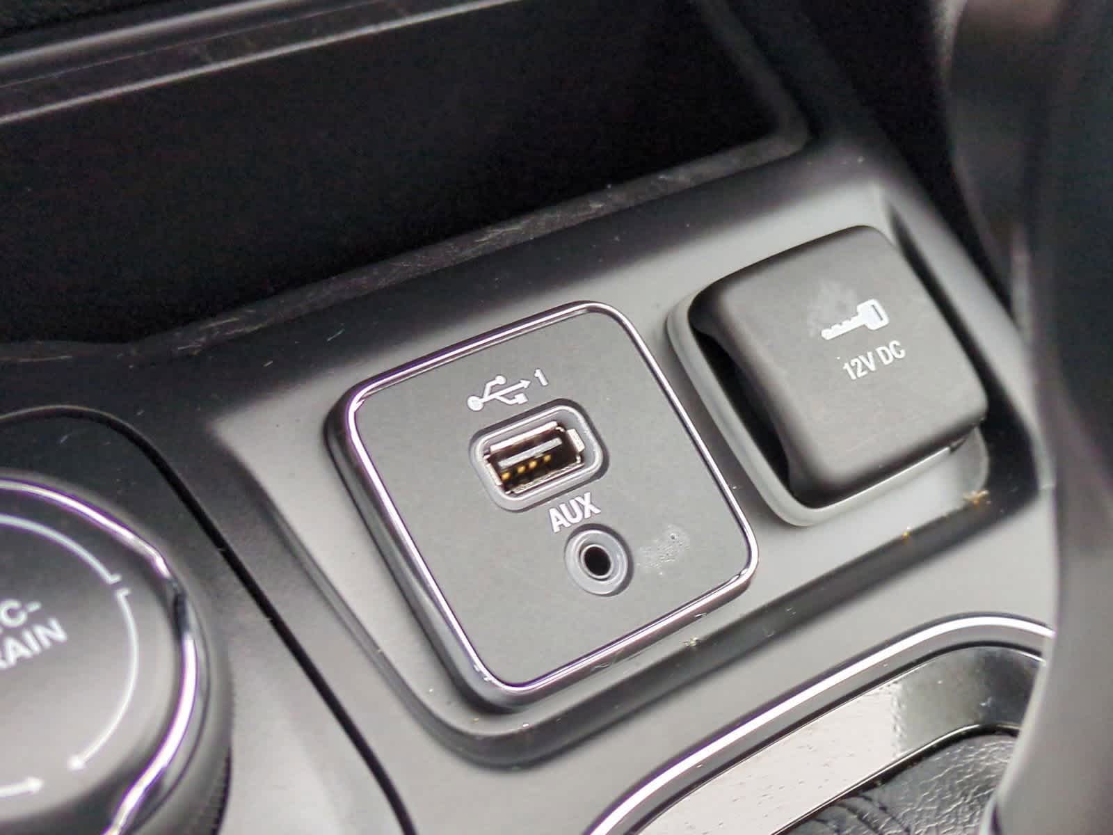 Thumbnail: 2020 Jeep Cherokee - 32