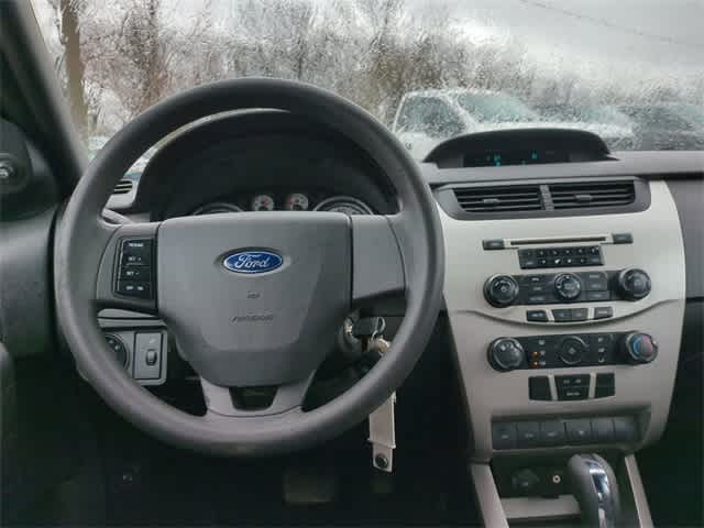 2010 Ford Focus SE 14