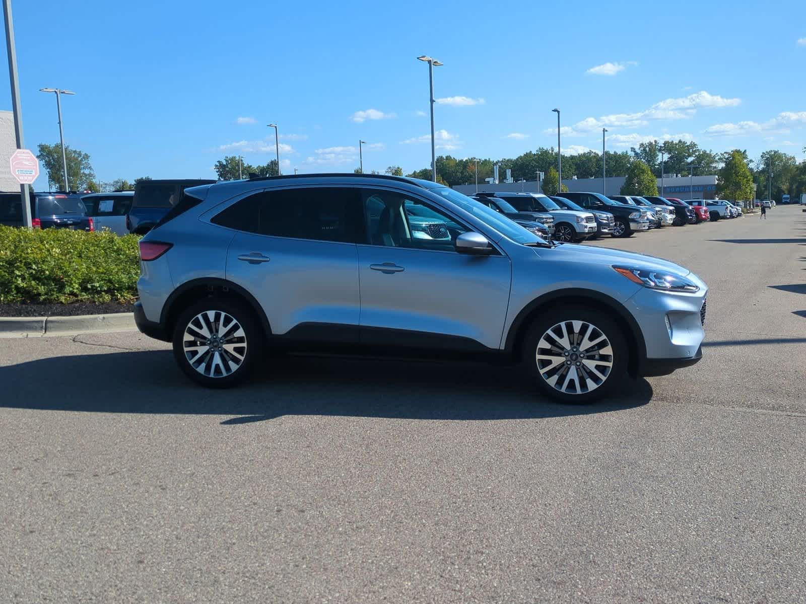 Thumbnail: 2022 Ford Escape - 9