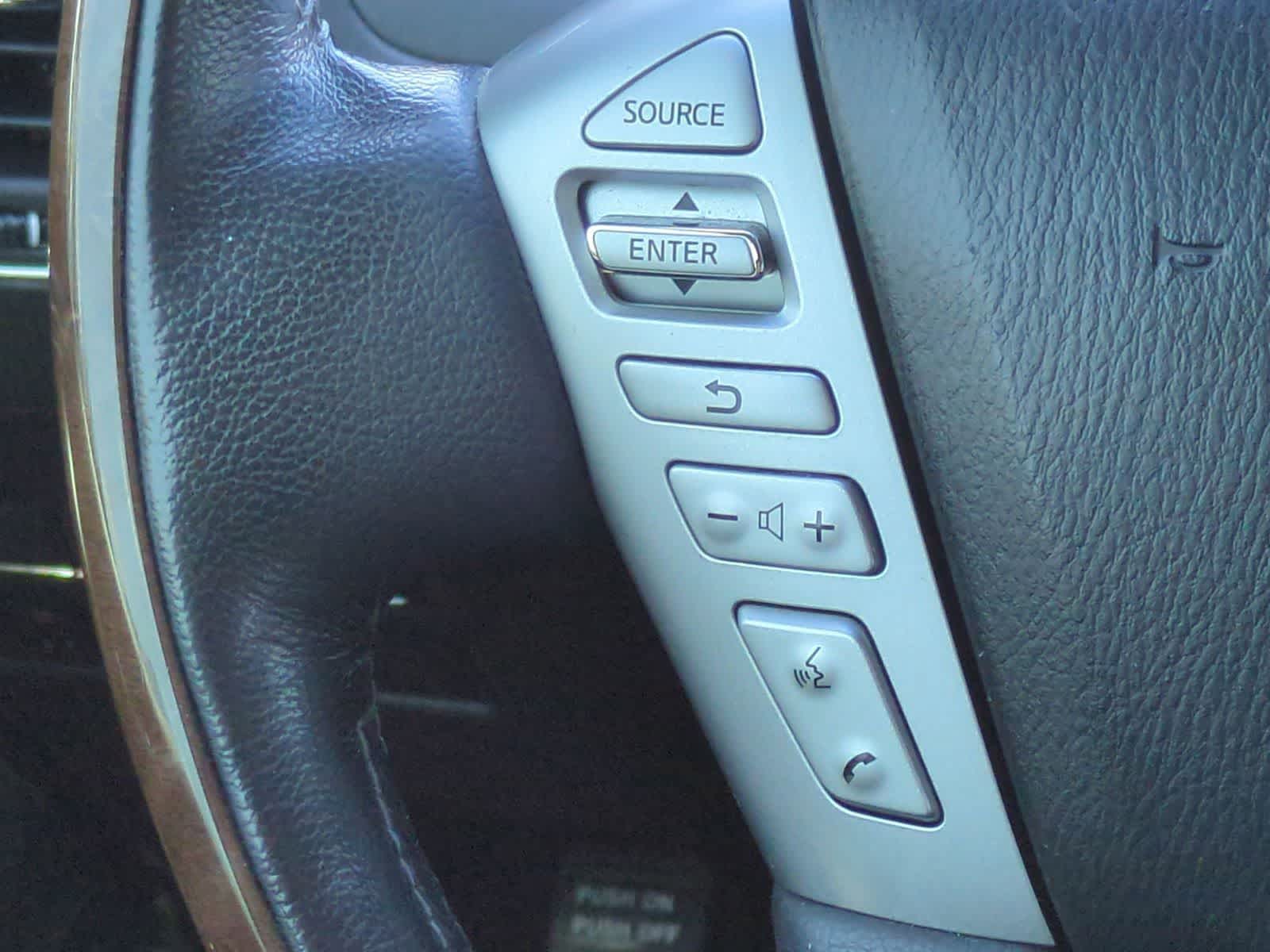 Thumbnail: 2016 INFINITI QX80 - 25