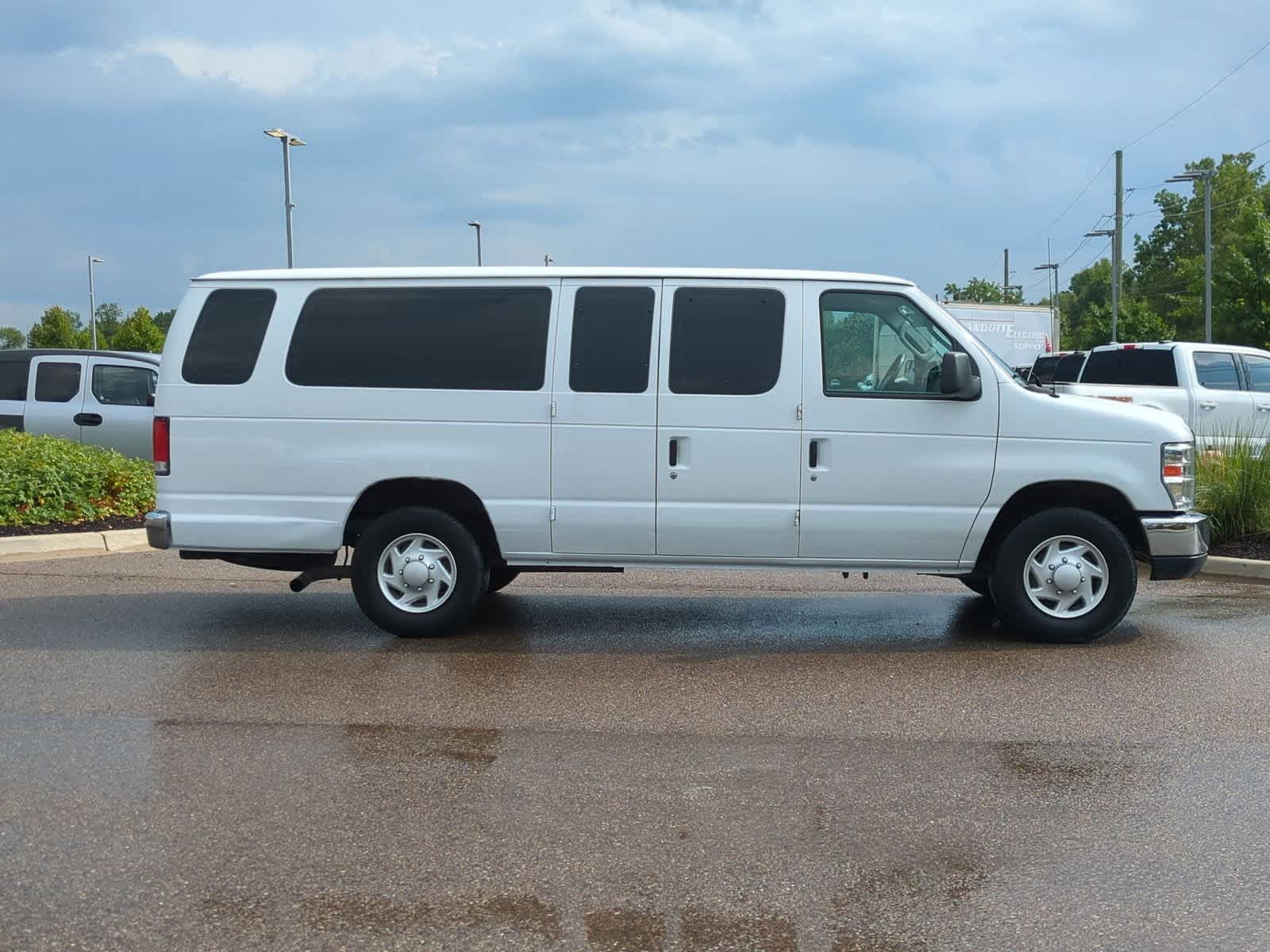 Thumbnail: 2014 Ford Econoline - 9