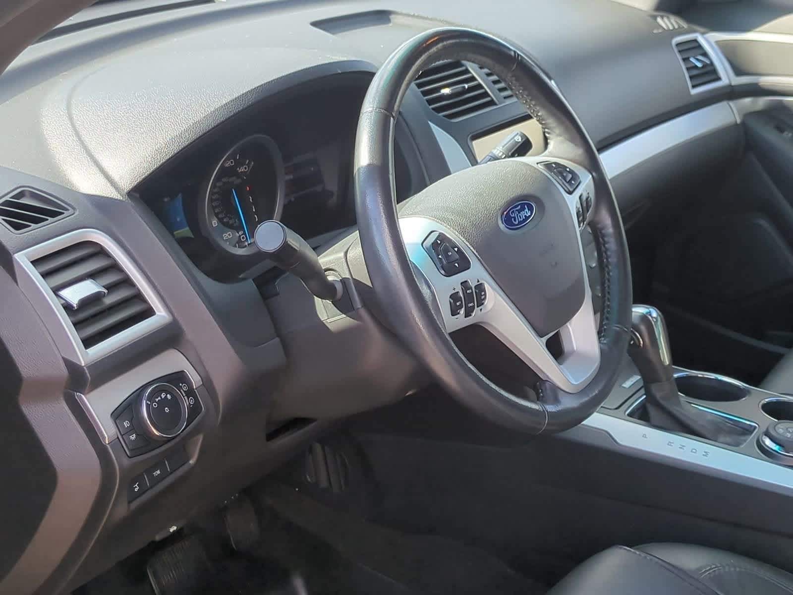 Thumbnail: 2012 Ford Explorer - 10