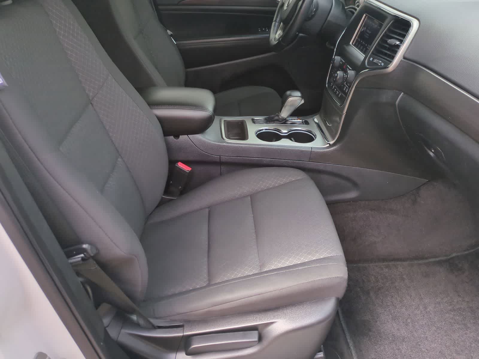 Thumbnail: 2018 Jeep Grand Cherokee - 21