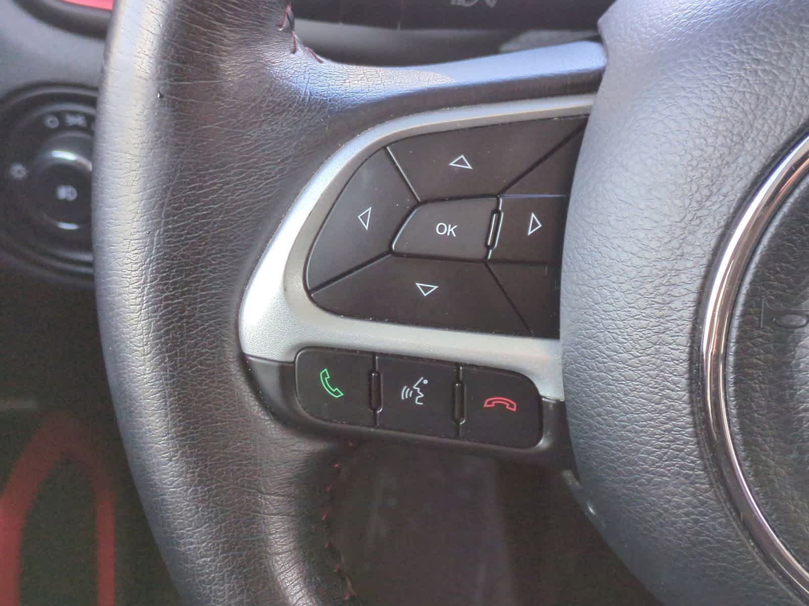 Thumbnail: 2017 Jeep Renegade - 23