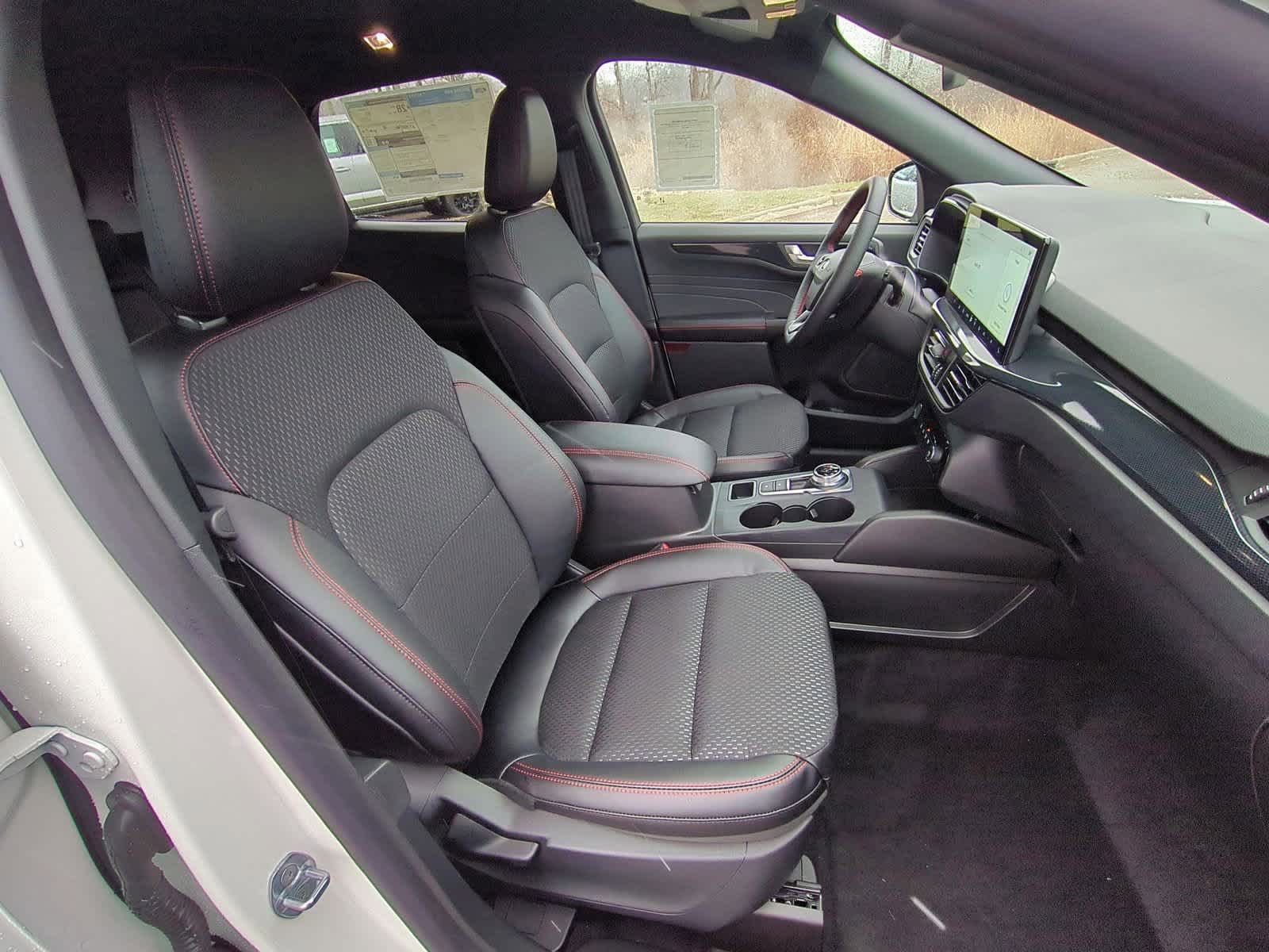 2025 Ford Escape ST-Line 20