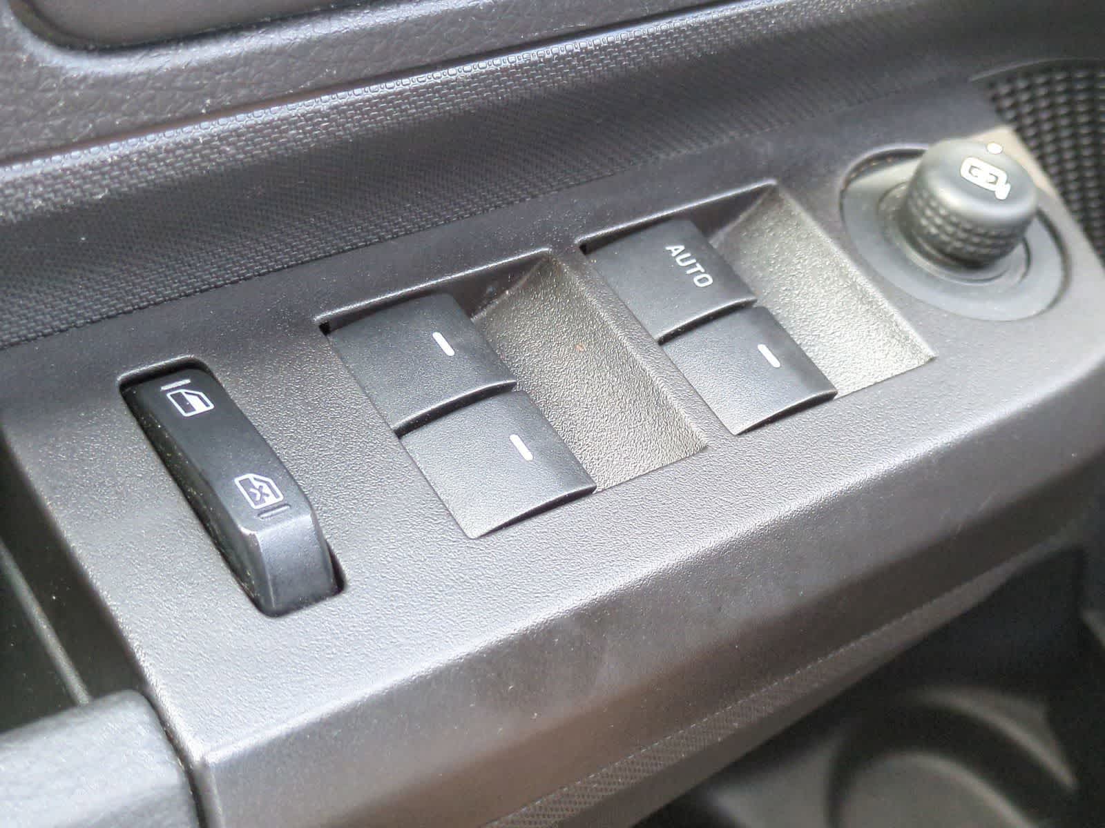 Thumbnail: 2010 Ford Edge - 26