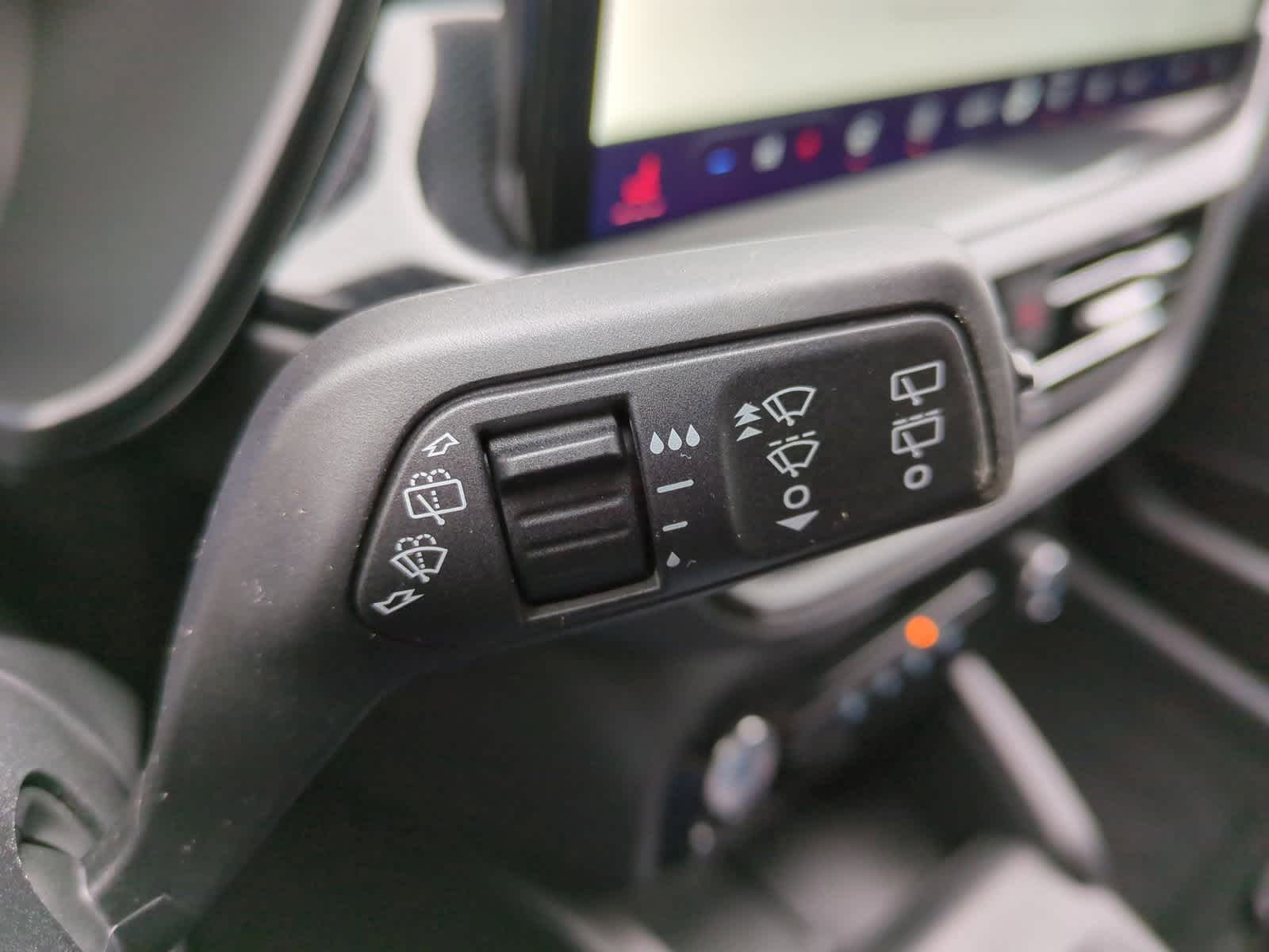2025 Ford Escape ST-Line 24