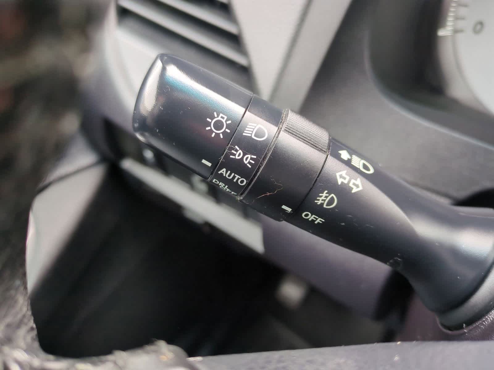 Thumbnail: 2015 Toyota Sienna - 30