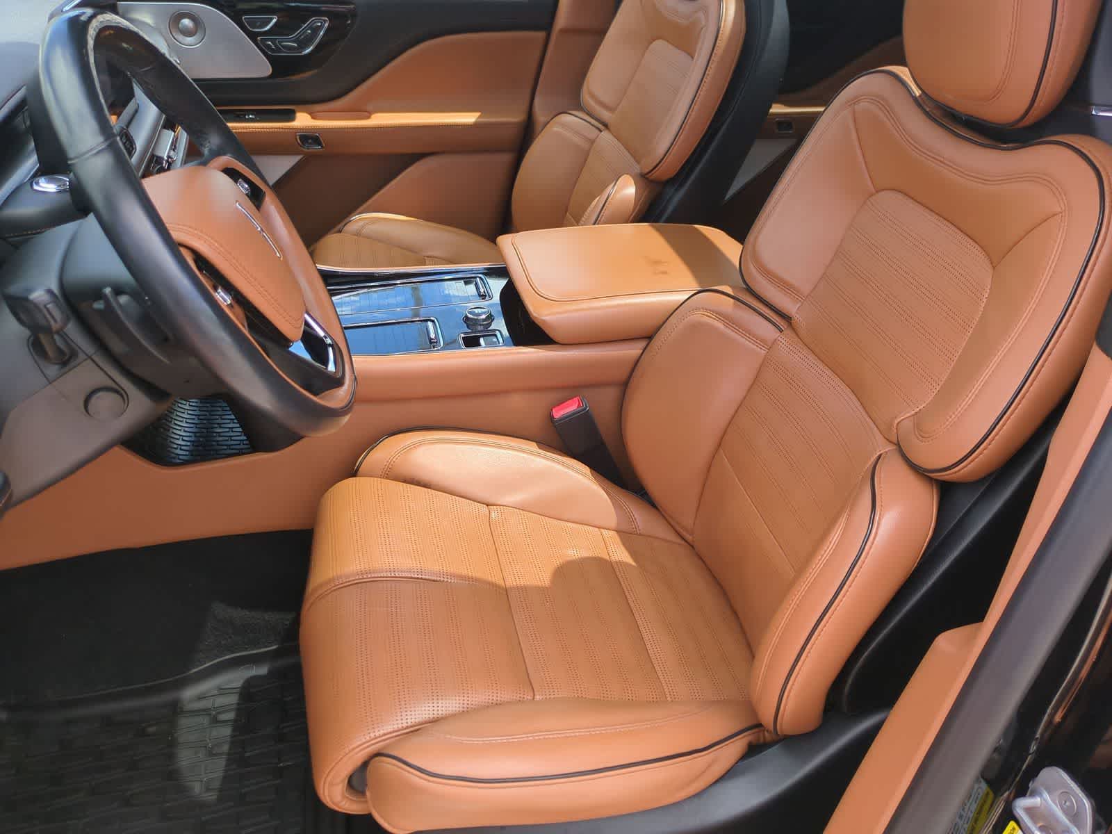 Thumbnail: 2021 Lincoln Aviator - 16