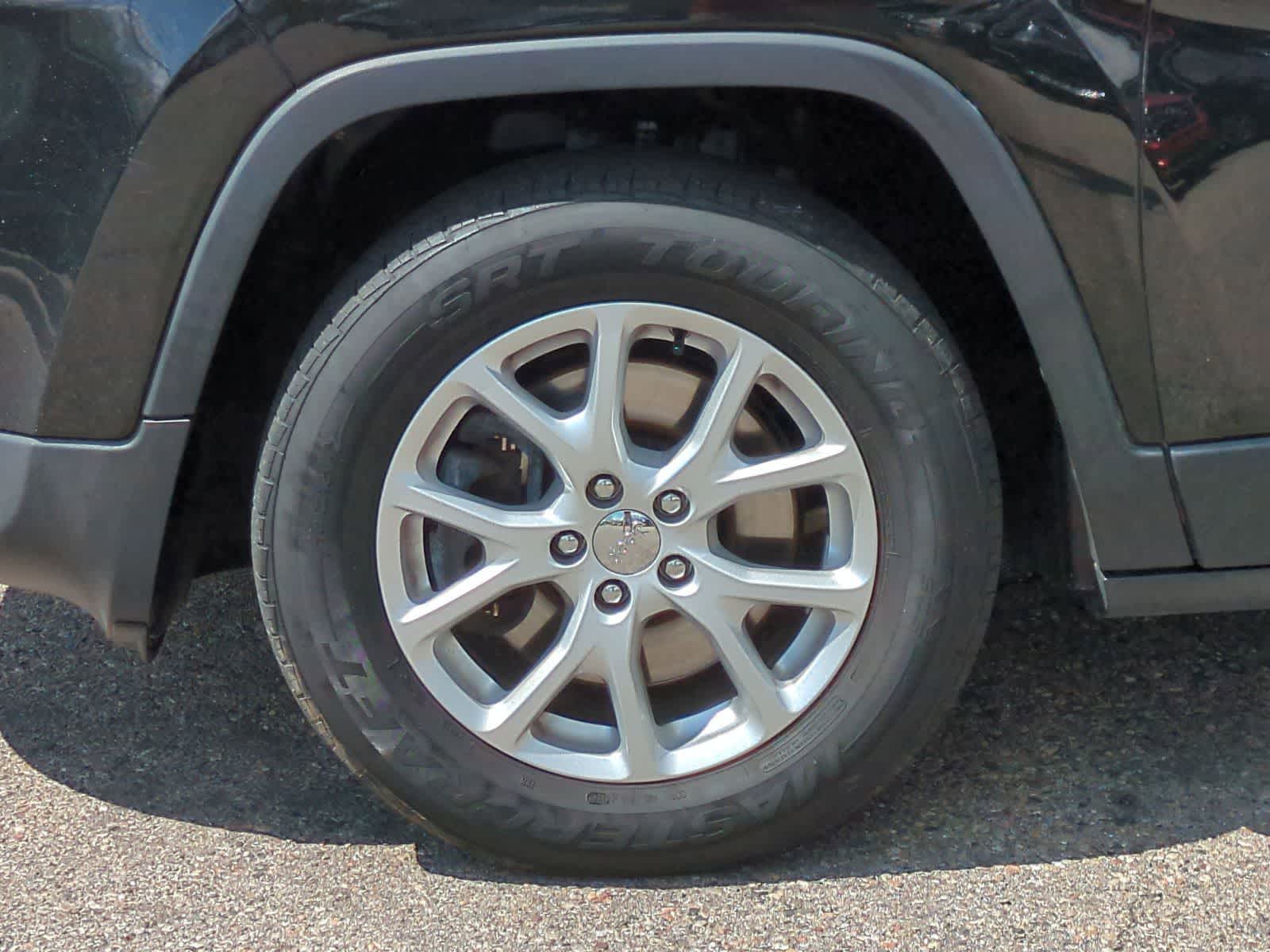 Thumbnail: 2016 Jeep Cherokee - 14