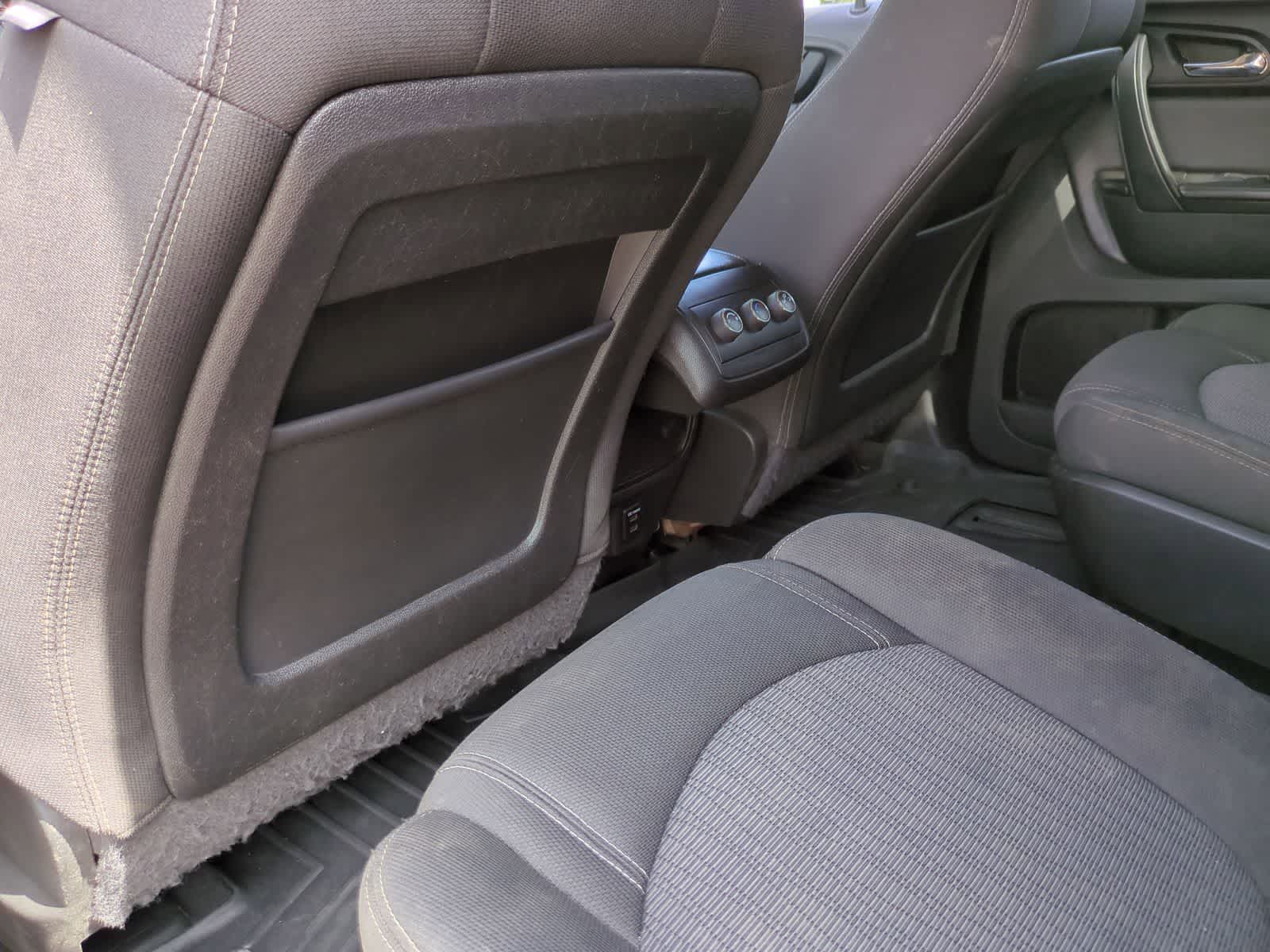 Thumbnail: 2015 Chevrolet Traverse - 19