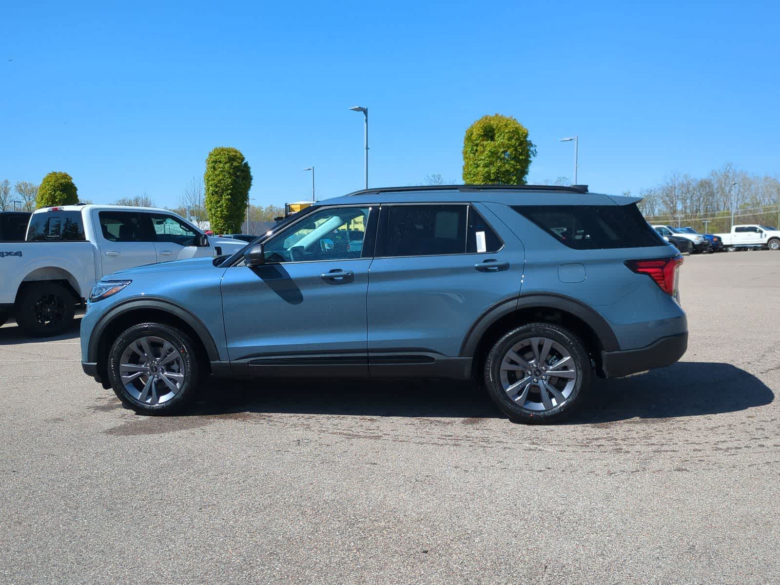 Thumbnail: 2026 Ford Explorer - 5
