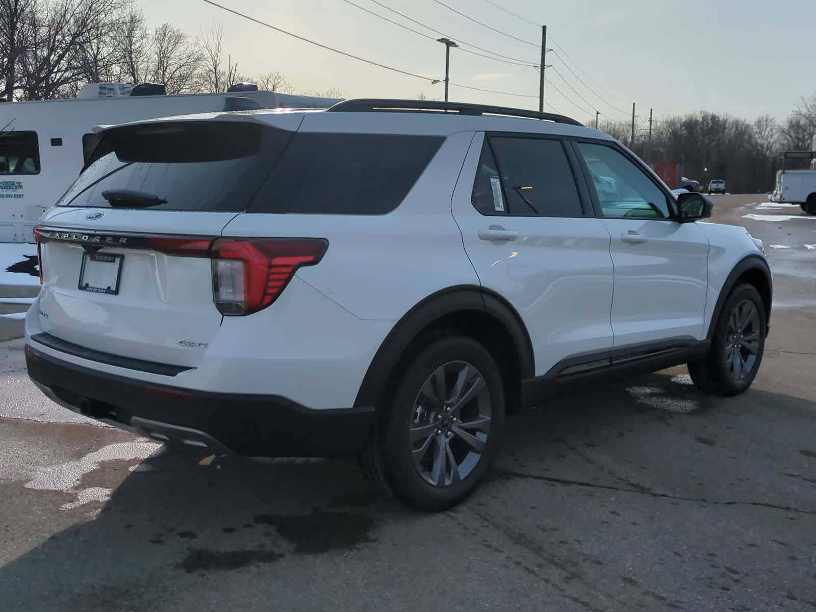 Thumbnail: 2026 Ford Explorer - 8