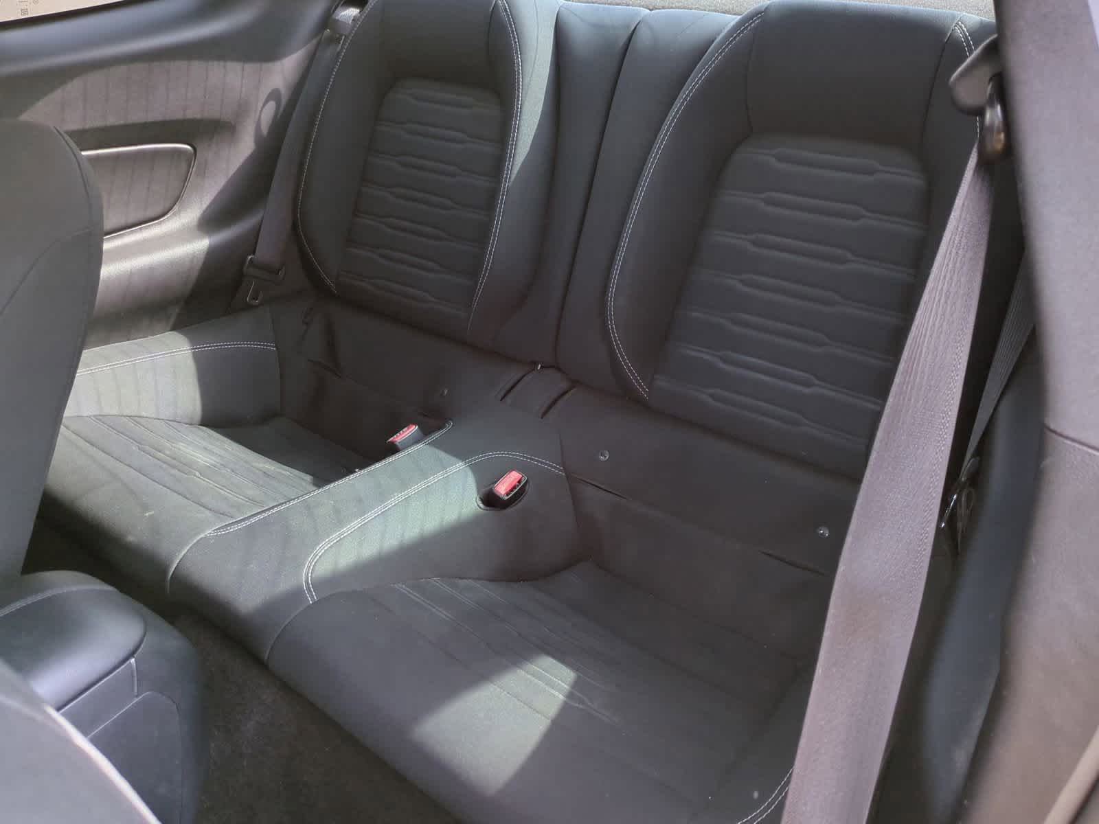 2015 Ford Mustang  17