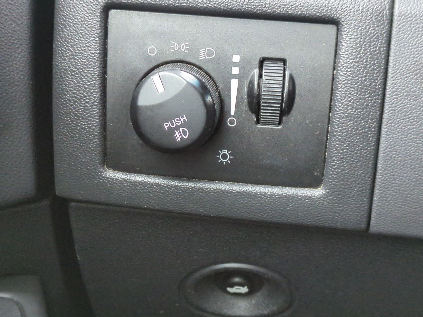 Thumbnail: 2010 Dodge Charger - 25