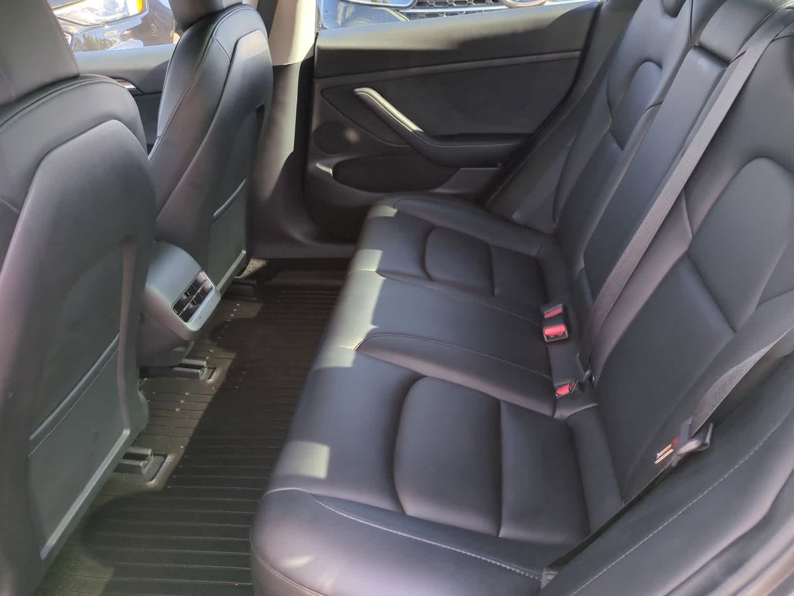 Thumbnail: 2022 Tesla Model 3 - 20