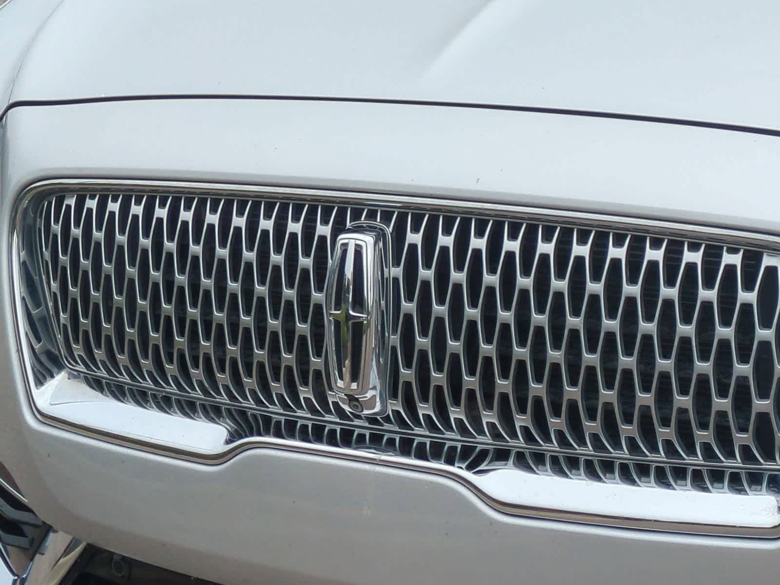 Thumbnail: 2019 Lincoln Nautilus - 12