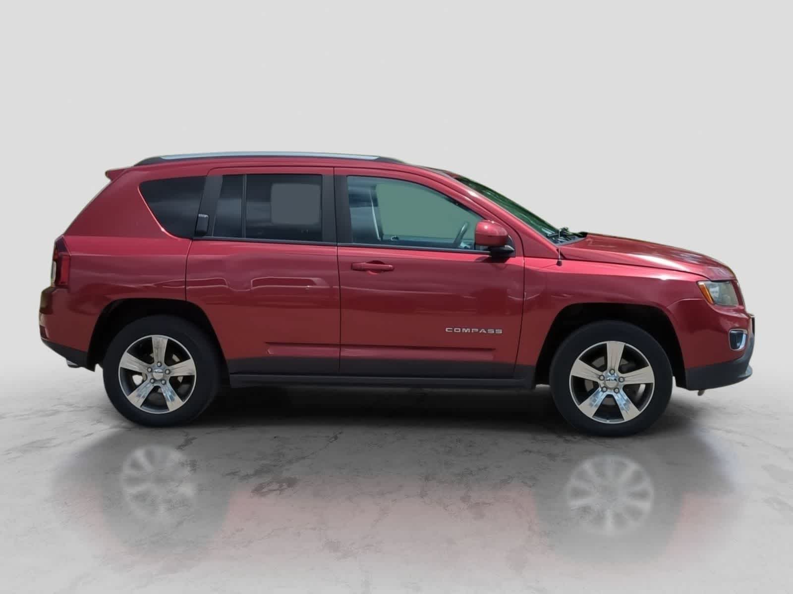Thumbnail: 2016 Jeep Compass - 9