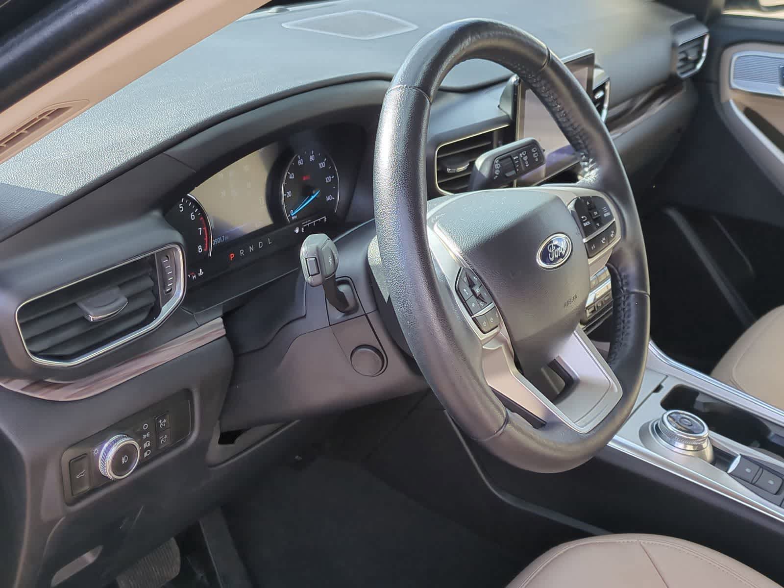 Thumbnail: 2023 Ford Explorer - 10