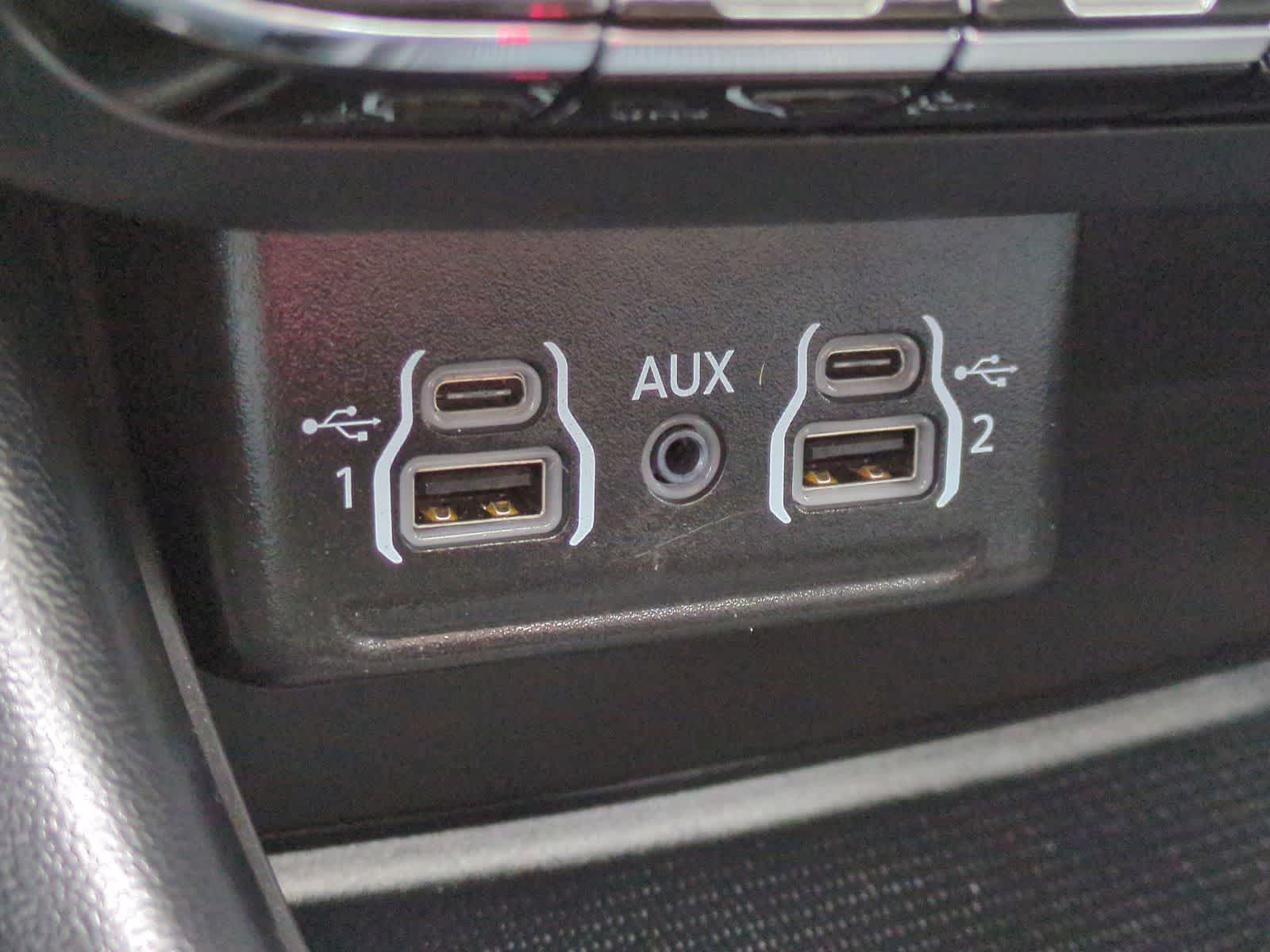 Thumbnail: 2021 Dodge Durango - 32