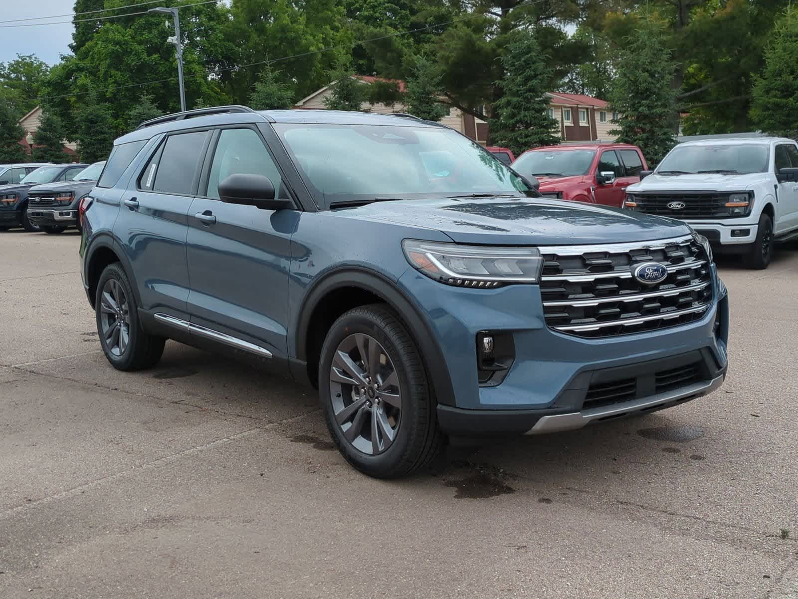 2025 Ford Explorer Active 2