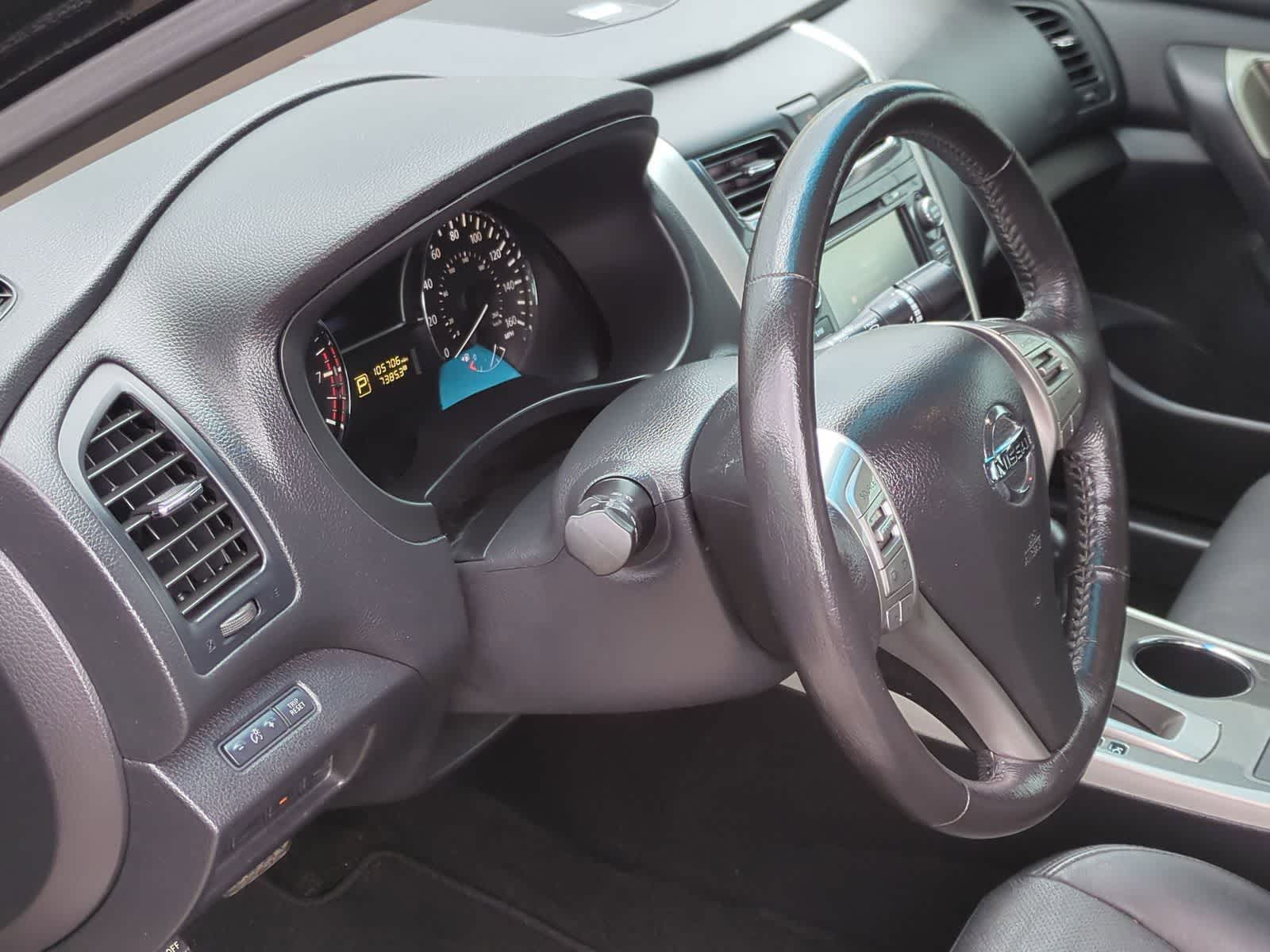 Thumbnail: 2015 Nissan Altima - 10